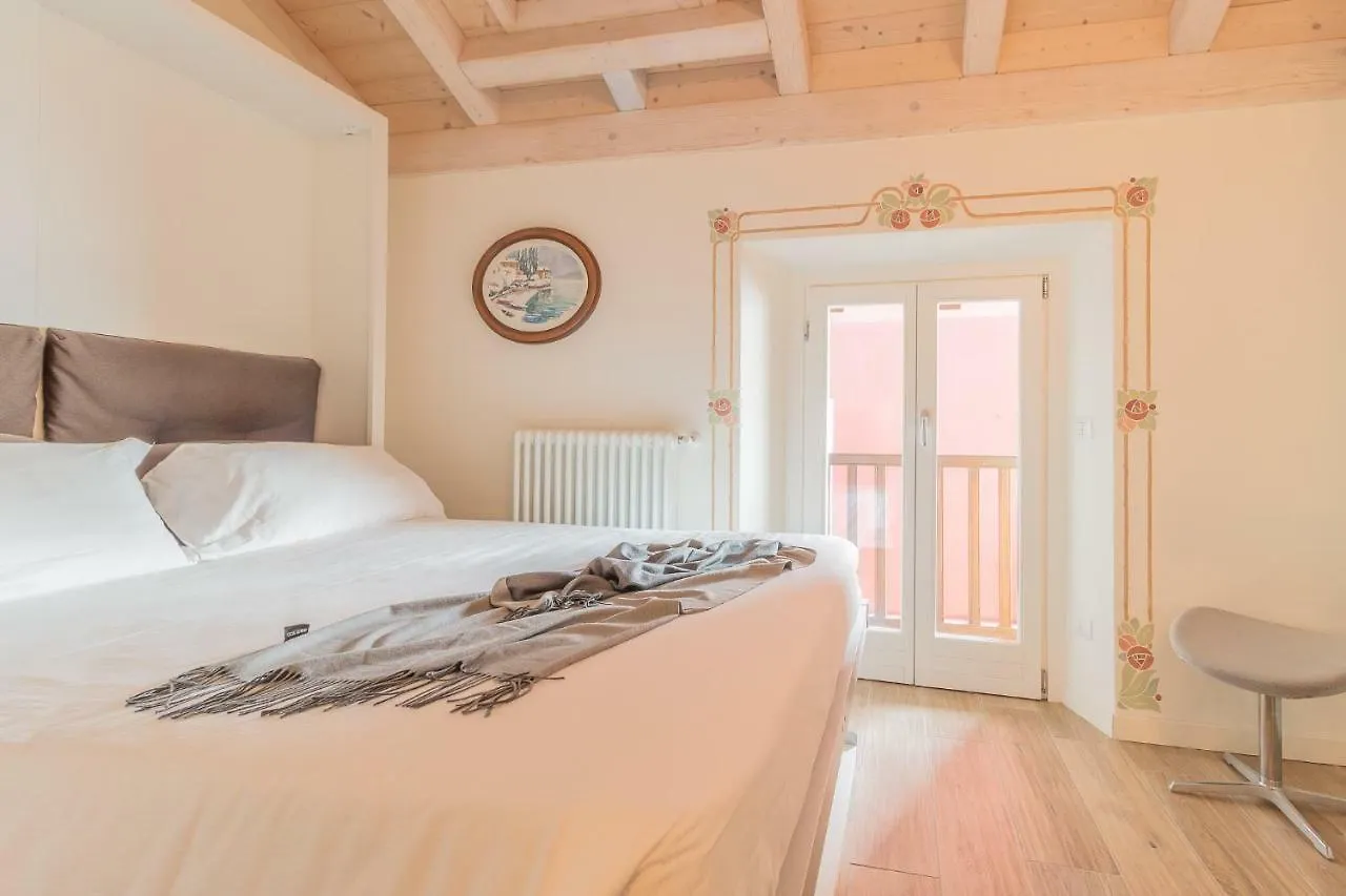 Elizabeth House Varenna 0*,  İtalya
