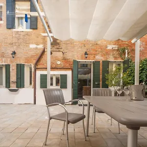 Luxury Garden Mansion R&r , Venice Italy