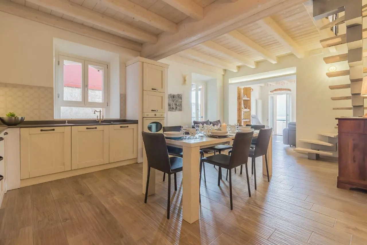 Elizabeth House Varenna Apartment