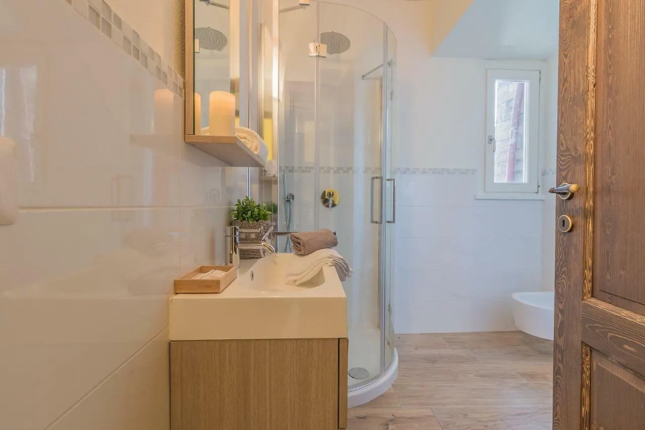 Elizabeth House Varenna Apartment